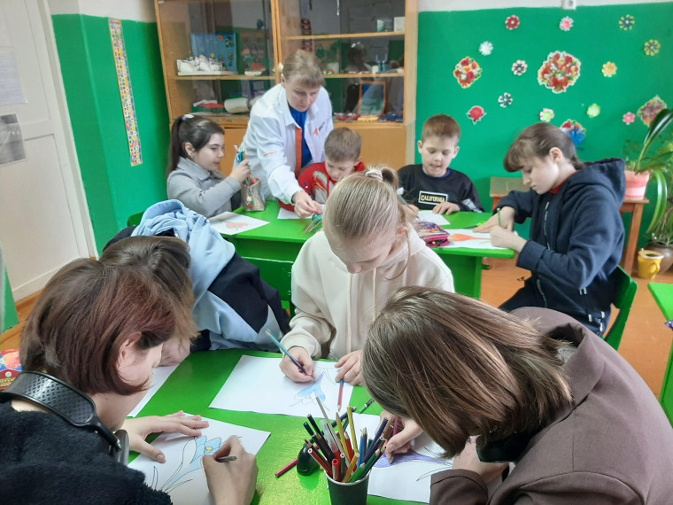 «Разговоры о важном» в школе прошли на тему «Единство народов РОССИИ»..